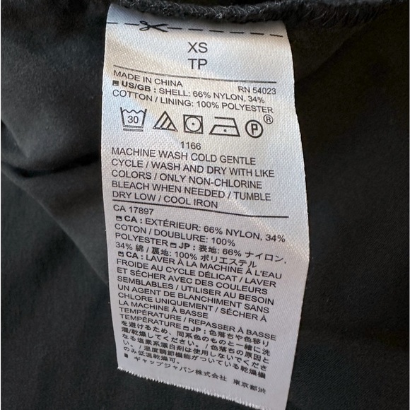 Banana Republic Lace Scallop Hem Ruffle Sleeve Blouse - Picture 13 of 15